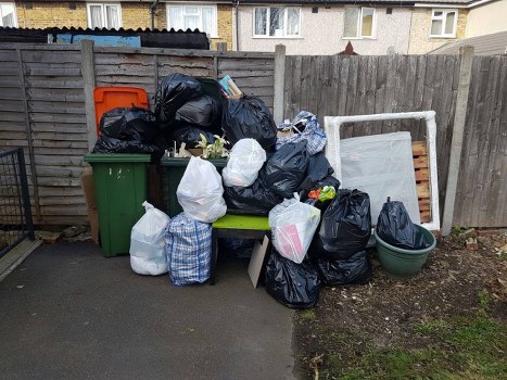 Professionals performing home clearance in Mortlake
