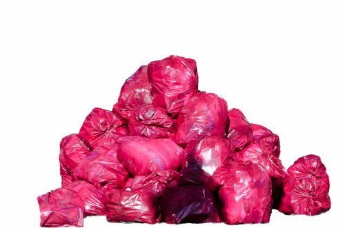 Commercial trash collection in Mortlake